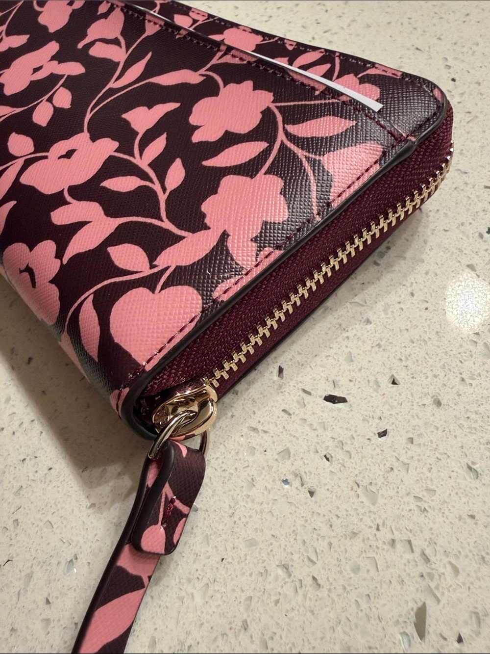 kate spade Pink Floral Zip-Around Card Holder in Dark Brown - Picture 4 of 4